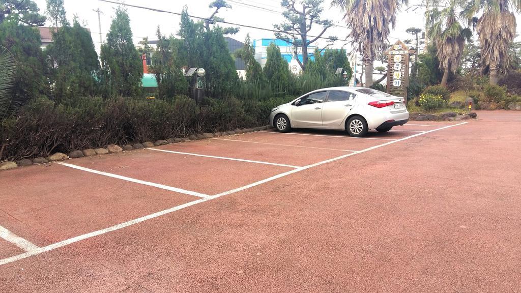 Namu Hyanggi Pension Jeju Buitenkant foto
