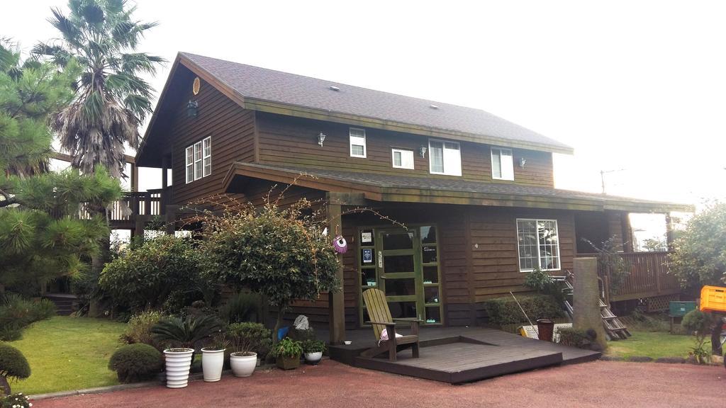 Namu Hyanggi Pension Jeju Buitenkant foto
